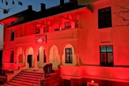 Spitalul TBC din Sibiu iluminat in rosu de Ziua Mondiala de Constientizare a Tuberculozei