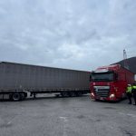 Tupeul i a costat scump pe zeci de TIR isti pe Valea Oltului nu au respectat restrictiile de circulatie