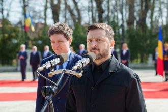 Volodimir Zelenski si a facut publica declaratia de avere Nu se intretine doar din salariu