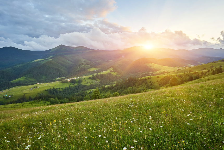 Vremea s a actualizat pentru urmatoarele 2 saptamani se vor inregistra si 17 grade in termometre