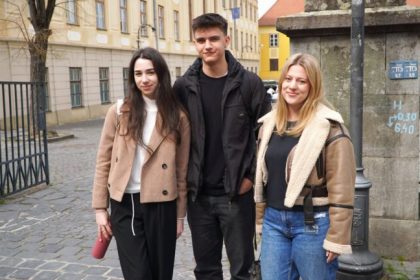 Ziua a treia de simulare la BAC elevii de la Brukenthal afirma ca s au descurcat bine si ca a fost usor video