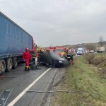 accident mortal in judetul cluj cinci decese in urma unei coliziuni violente intre o masina si un tir