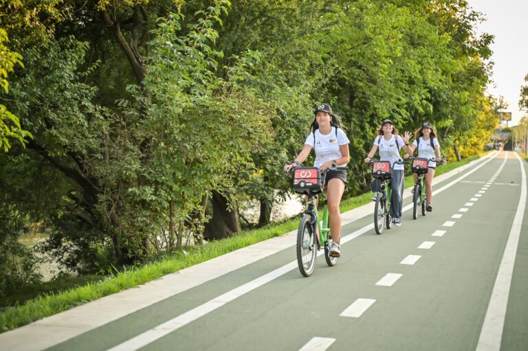 bicicletele sibiu bike city revin pe strazile orasului 57 de statii devin din nou active
