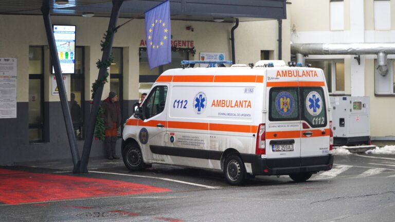 femeie accidentata de o masina pe o trecedepietoni in sibiu sufera de rani grave