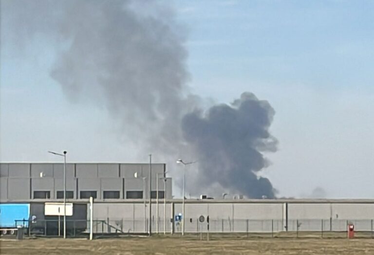 incendiu de vegetaie la iesirea din ocna sibiului fumul negru este vizibil din sibiu foto