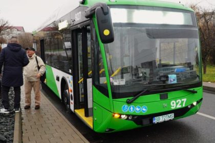 incident intre controlori si un calator dintr un autobuz tursib validatorul de bilete principala vina