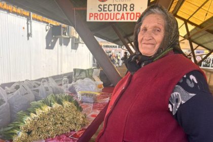 leurda vedeta primaverii in piata cibin comerciantii ofera si retete pentru spanac si verdeturi foto