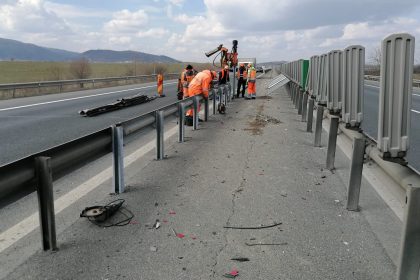 parapetul de pe autostrada sibiu sebes a fost reparat in zona unde a decedat o persoana in urma cu cateva zile