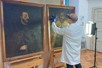 portretele celor 11 principii ai transilvaniei restaurate la sibiu in grija expertilor de la muzeul brukenthal