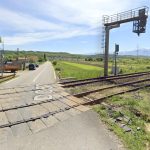 trecerea la nivel cu calea ferata din mohu avariata zeci de localnici solicita reparatii imediate