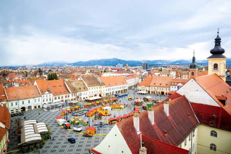 Avalansa de evenimente in primul weekend din aprilie la Sibiu petrecerea Balcanika si Targul de Paste atractiile de top