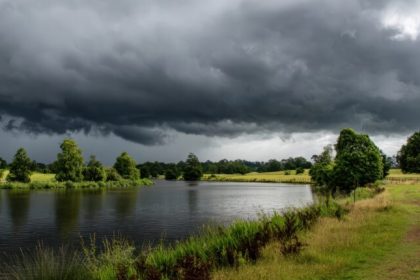 Cod galben de vant si precipitatii in mai multe zone ale tarii unde va afecta vremea rea