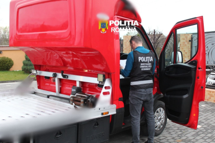 Perchezitii la intermediari in Apoldu de Sus masini aduse din Polonia si vandute fara taxe