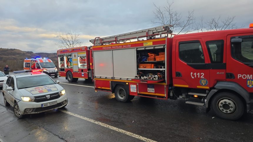 accident grav la apoldu de sus cal lovit in plin de o masina trei persoane ranite