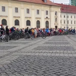 100 de sibieni pedalează în Turul școlilor, pe traseu modificat