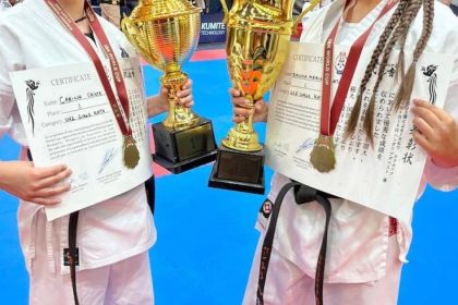 Aur și bronz pentru două sibience la un concurs internațional de karate
