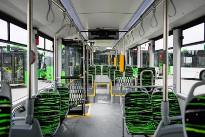 Copil de 7 ani, rănit după ce autobuzul în care se afla a frânat brusc pe strada Rahovei