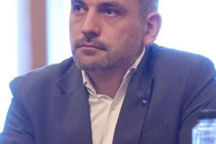 Echert: Cine a construit 32.000 de locuințe în șase luni?