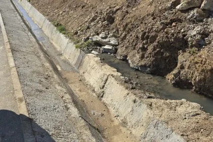 Miros de canalizare în Cartierul Arhitecților din racordări ilegale