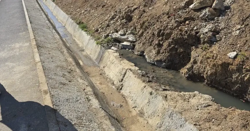 Miros de canalizare în Cartierul Arhitecților din racordări ilegale