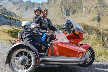 Persoane cu dizabilități au urcat la Bâlea Lac cu motociclete cu ataș și ATV-uri