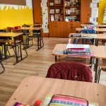 Șase din zece cititori vor interzicerea completă a telefoanelor mobile în școli