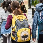 Uniforma școlară obligatorie trece de Senat. Cum au votat senatorii de Sibiu