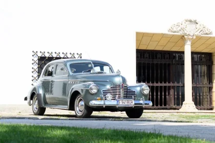 90 de mașini de epocă, în Piața Mare, la Retroparada Toamnei