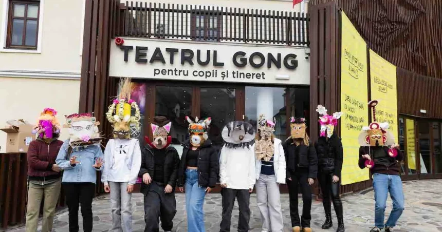 Ateliere de măști teatrale pentru adolescenți la Teatrul „Gong”