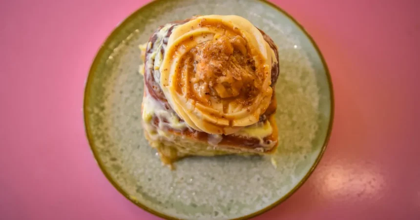 Cinnamon rolls, desertul care a cucerit Sibiul. Cererea e uriașă