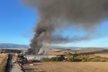 Incendiu la stația de deșeuri din Rusciori. Fumul nu a ajuns în Sibiu