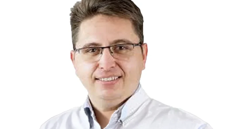 Ionuț Octavian Năstase explică procedurile minim invazive la Spitalul din Sibiu