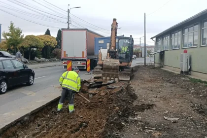 Lucrările de lărgire pe strada Henri Coandă au început: bandă nouă, fără restricții