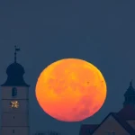 Luna și Soarele, în imagini cu turnurile Sibiului. Prima expoziție a lui Adrian Bugariu