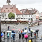 Luni ploioasă la Sibiu, cu 12 grade. Temperaturile urcă spre 16 grade de miercuri