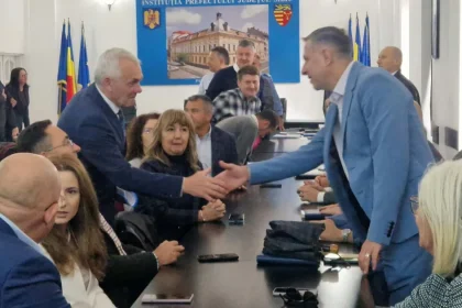 Mircea Crețu, aplaudat la ședința Colegiului Prefectural: „Mandatul se va termina odată”