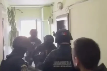 Percheziții în Sibiu și Roșia: șase suspecți reținuți pentru proxenetism