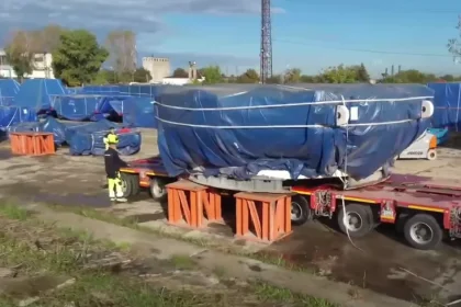 Peste 100 de transporturi agabaritice pentru utilajul care va săpa tunelul Poiana
