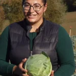 Producătorul din Cașolț vinde varză în Piața Vasile Aaron: cultivăm varză de zece ani