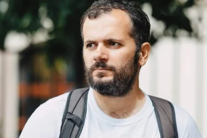 Radu Vancu semnează petiția pentru Târgul de Carte de la Frankfurt