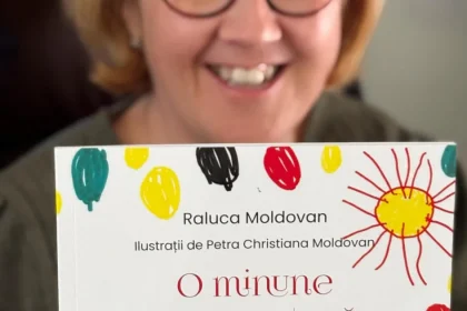 Sibianca a scris acum 30 de ani un abecedar pentru sora ei. Cartea e ilustrată de fiica sa