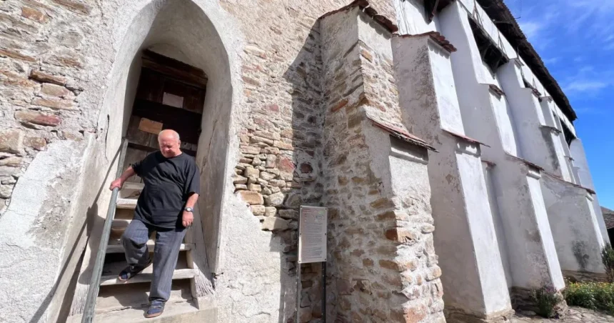 Ultimii sași din Stejărișu: povestea lui Nea Miș despre casă și credință