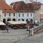 Vremea în Sibiu: ceață dimineața, 2–4 grade, ziua 15 grade, vânt tare pe creste